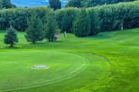 Golf, Outdoor Bar, Restaurant - The Timber Cabin - Feriehus