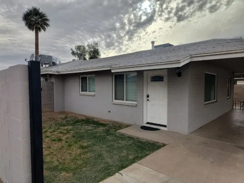 Centrally located close to everything with private entry and private yard.