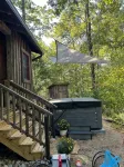 2-BR, 3 B 1860 hand hewn log cabin in peaceful setting Rutherfordton WiFi, AC - Chalets