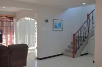 Lush Oasis in Port of Spain with Private Pool - 수영장
