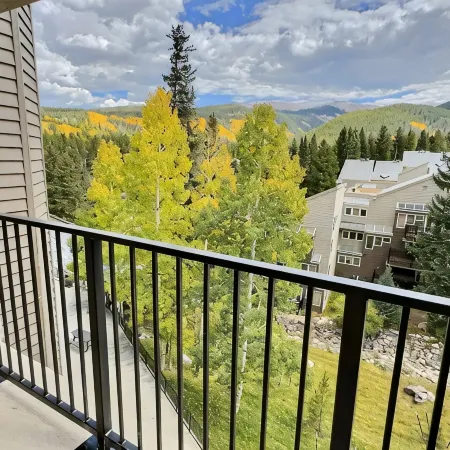 2BR Ski-In Ski-Out Condo with Desirable Amenities