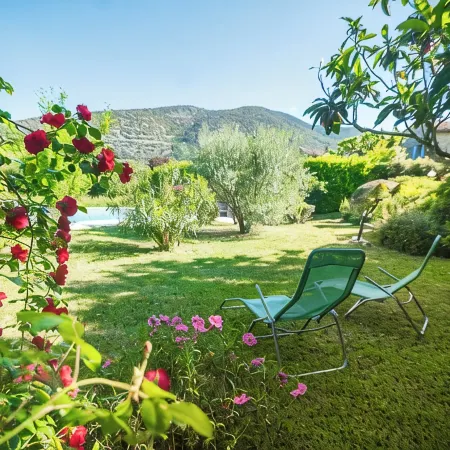 Le Refuge Provençal Nijonyas Отели в г. Малосен