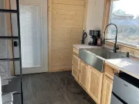 Cozy Orchard cabin with garden, vineyard in delightful Hildale 힐데일 호텔