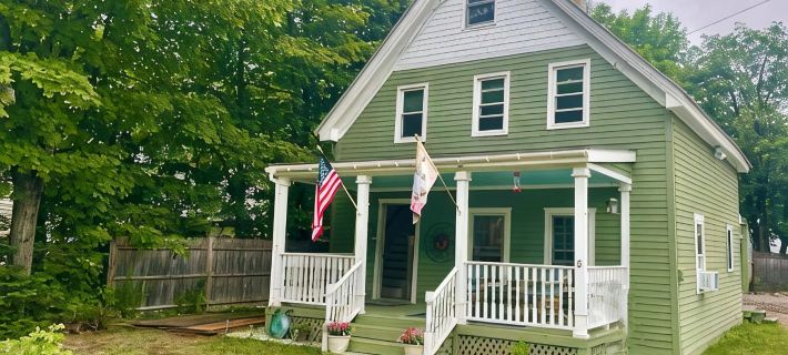 Charming 3-bedroom home away from home in lovely Bartlett NH, Adventure awaits. Отели в г. Бартлетт