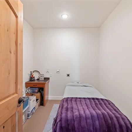 Bay Ridge North Lakeshore Lodge Retreat