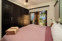 Beautiful oceanfront apartment, 1 block from 5th Av.