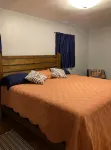 Relaxing farmhouse!  Enjoy farm animals, fishing and a picnic by the pond! - Wifi