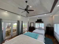 NEW & IMPROVED OCEANFRONT VILLA W/ INFINITY POOL & BEST SNORKELING! Sleeps 20 - 3-نجوم
