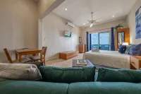 Oceanfront Condo – 2 Suites – Walk to Playa Norte and Downtown - Villas