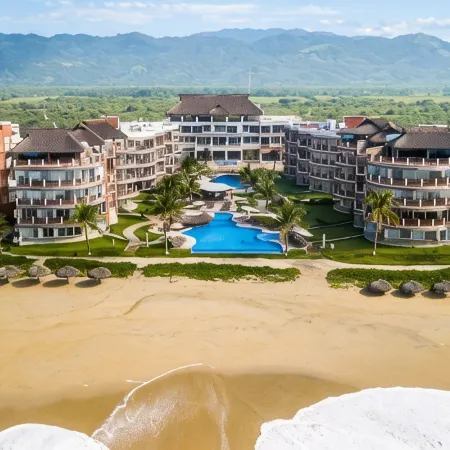 Beachfront Condo in Peaceful Puerto Escondido at Vivo Resort