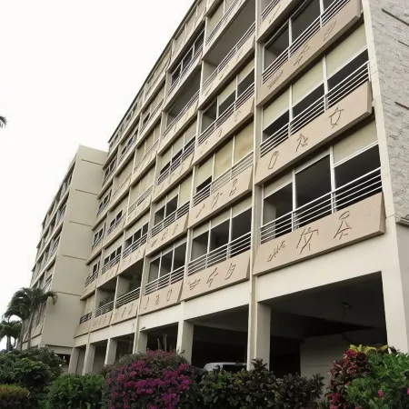 Modern, remodeled, ocean views, comfortable and convenient 580 sf