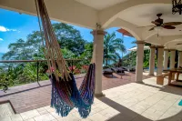 Perfect Location, Walk to Beach, Infinity Pool, Luxury Decor, Fast Free Wifi! - Wi-Fi