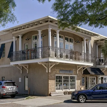 Walk to the beach and Pier Wrap around porch