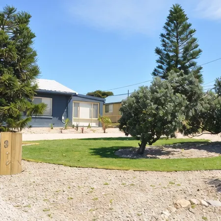 Rosetta Beach Cottage - Pt Elliot - pet friendly, sea views