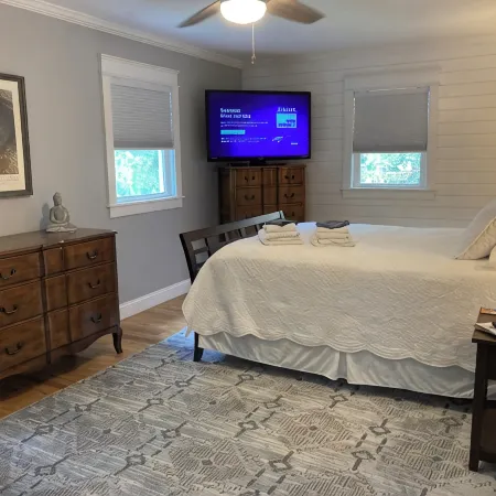 Pet-Friendly Obx Retreat - 3Br/2BA - Private Beach Parking MP6 Kill Devil Hills