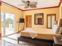 Rum& Little Barron Villa: Your North Side Haven-Beach, Ocean, Garden Views! Hotel a North Side