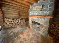 Spacious Steiner Cabin on quiet street and stream. - 3つ星