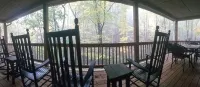 Cozy Creekside Cottage - RELAX by the Creek - Wifi
