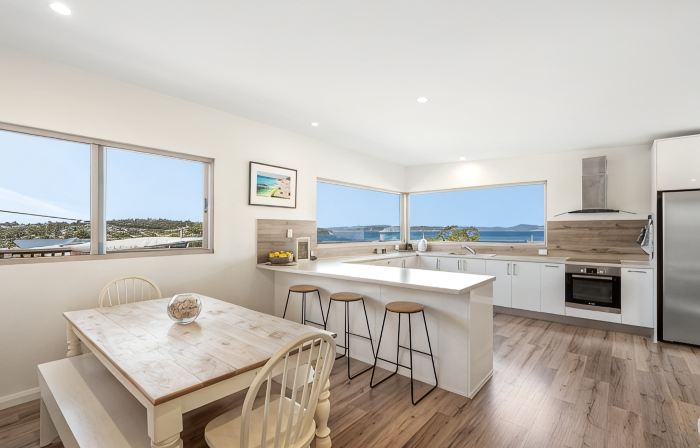 Escape to Coastal Tranquility - 400m from Primrose Sands Beach