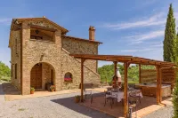 PRIVATE LUXURY VILLA WITH HEATED SWIMMING POOL AND  JACUZZI - 民宿