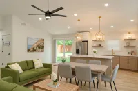 Spacious 4BR, 3BA Home/Oasis Yard Just Minutes from DFW! - Homestays