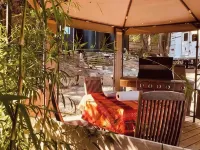 Shangrila Luxury Waterfront King Suite | Private Balcony & Beach Access - شقق