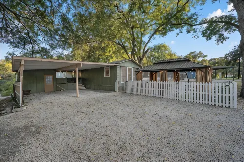 Hot Tub, Fire Pit, Cabana, Covered Patio & Pet-Friendly Riverside Retreat
