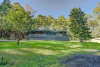 Private forest surround in Yarra Valley - In-between Warburton & Healesville - Wi-Fi