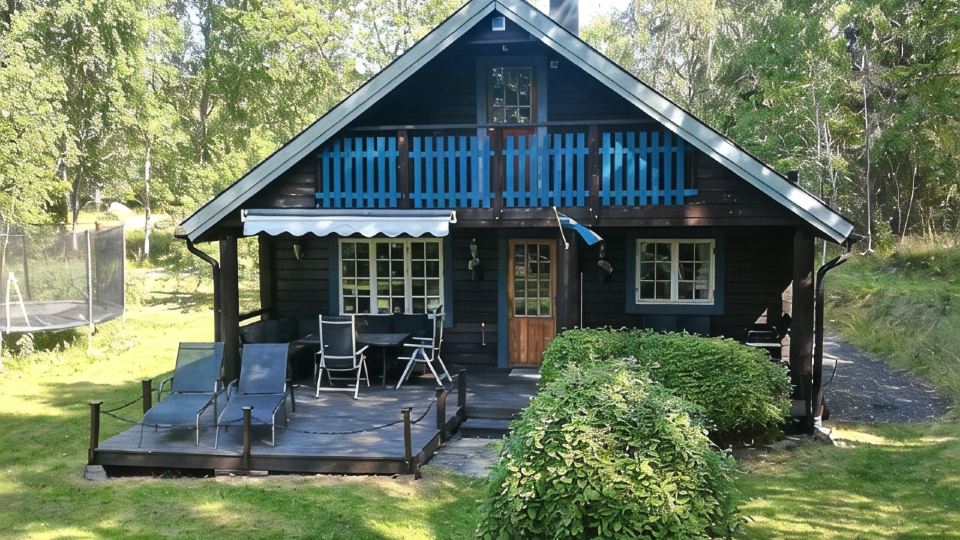 Close to nature, family-friendly holiday home with sauna and trampoline