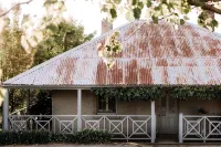 French cottage 1854 with stunning Alfesco garden - balcony