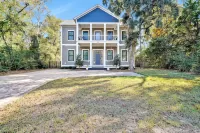 Beach Better Have My Money! Clean "Ocean Close" Getaway! 5BR, Pool & EV Charger! - 4성급