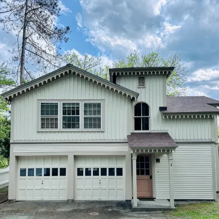 Woodstock Village Carriage House