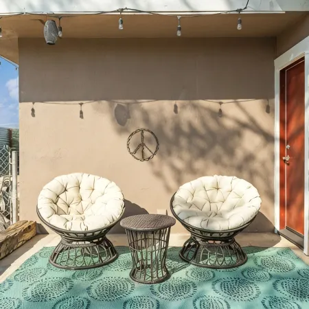 Village House - Hot Tub, Pool, walk to downtown shops