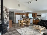 Cozy house in Indian River. Walking distance to Burt Lake and the public Beach. - 3-Star