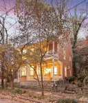 Cottage on Spring A! Best location in town! Entire top floor with two balconies! - 4-Star