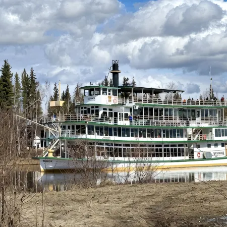 Prime location, Aurora viewing, Fast WI-FI!!
