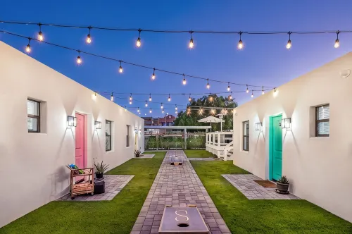 Be in the Heart Of Chandler, Walking Distance to Golf, Shops, Resturants, & More - 4-Star