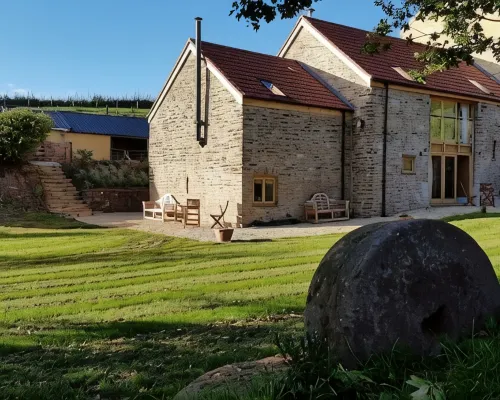 1 bed Barn, open living space , pet friendly, rural, with easy access from M4 우스크 호텔