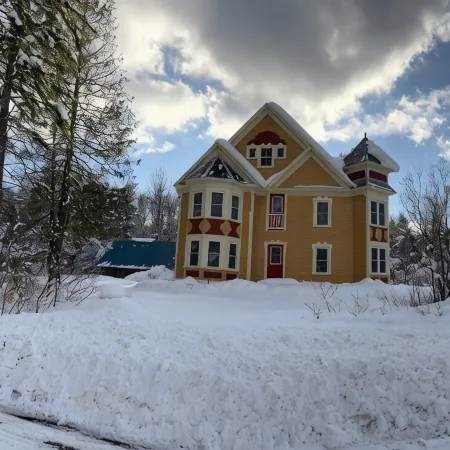 GORGEOUS FAMILY FRIENDLY VICTORIAN WITH ALL NATURAL CEDAR HOT TUB NEAR GORE MT