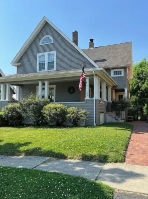 CHARMING LARGE 3 Bedroom Entire Home