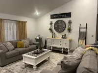 Mimi’s Hive Spacious 6 bed 5 bath home Pendleton , Oregon - 3-Star