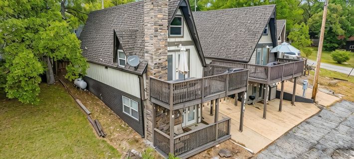 3 BR A Frame w/ Amazing Balcony Views! Sleeps 8! Hotels in Pine B Township