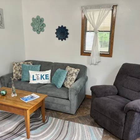 "Beachy Bungalow" cottage in  Harbor Beach - Perfect getaway spot