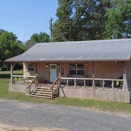 Cozy Cabin central to Jefferson, Atlanta, Caddo Lake, Marshall & Linden Hotels in Cass County