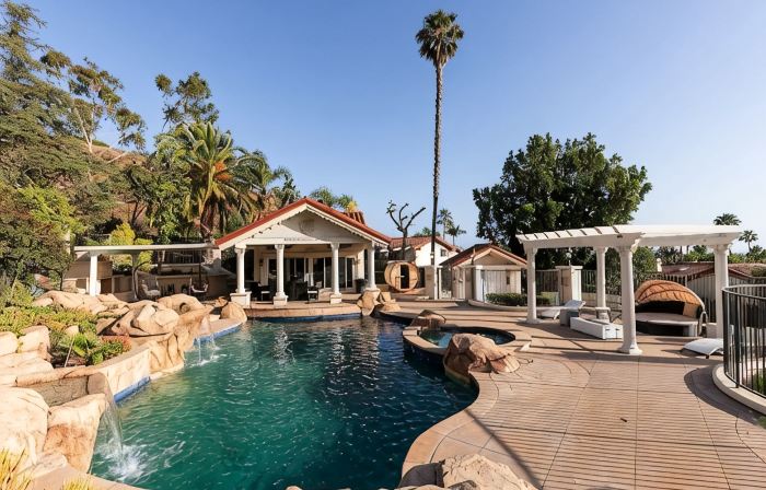 Caesar’s Villa on the Hills of Orange
