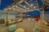 Summer Gem -Free Heated Pool -3B-2Br King-Q-2Twin-SB -Patio-Cozy Fire Pit-BBQ