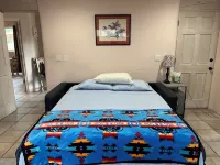 Casa de La Luz - 2 Br/2 BA Charming Santa Fe Home-1.6 Mile to Plaza-Pet Friendly - Jacuzzi