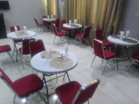 Monarchs Luxury Palace Hotel - breakfast