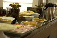 Bombonato Hotel - Fácil Acesso ao Aeroporto e Parque de Exposições Abcz - breakfast