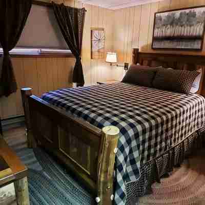 Lake View 2 Bedroom House on Lake Delton Resort. Beaches. Pool. Playground! Rooms